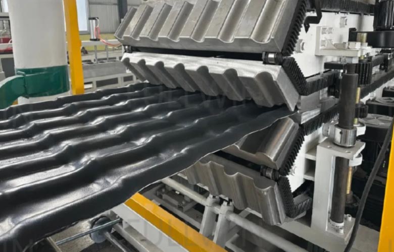 PVC-ASA-Glazed-Tile-Roofing-Production-Line-Shipped-to-Turkey